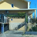 شقة Antonio